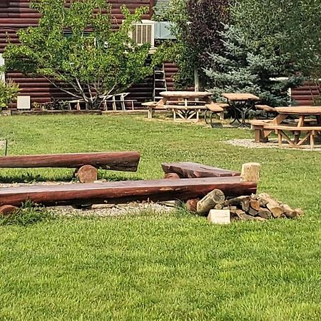 Wolf Den Log Cabin Motel And Rv Park Thayne Екстер'єр фото