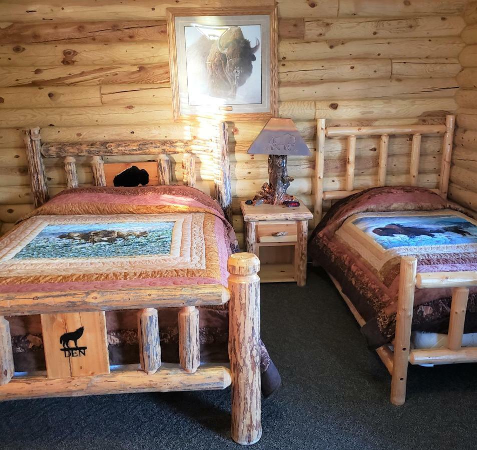 Wolf Den Log Cabin Motel And Rv Park Thayne Екстер'єр фото