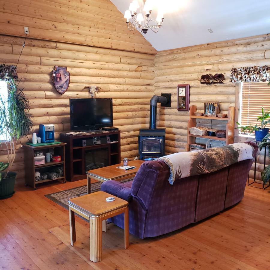 Wolf Den Log Cabin Motel And Rv Park Thayne Екстер'єр фото